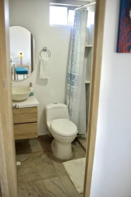 Great Location Close To Airport *