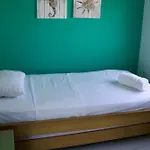 Great Location Close To Airport